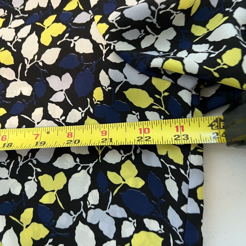 Anne Klein women long sleeve button up blouse with a leaf pattern XL spring - Picture 2 of 4